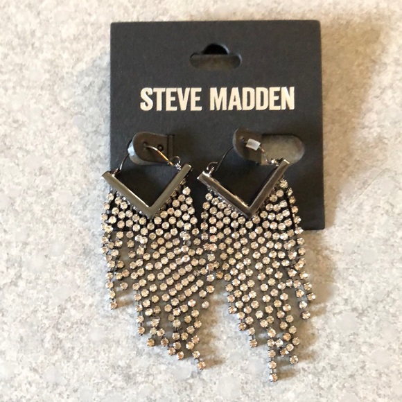Steve Madden Gunmetal Tone V Drop Earrings With Crystal Fringe Accents NWT - Picture 5 of 10
